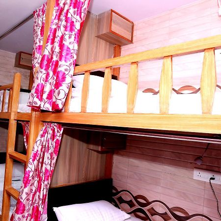 Delta Dormitory Mumbai Exterior photo