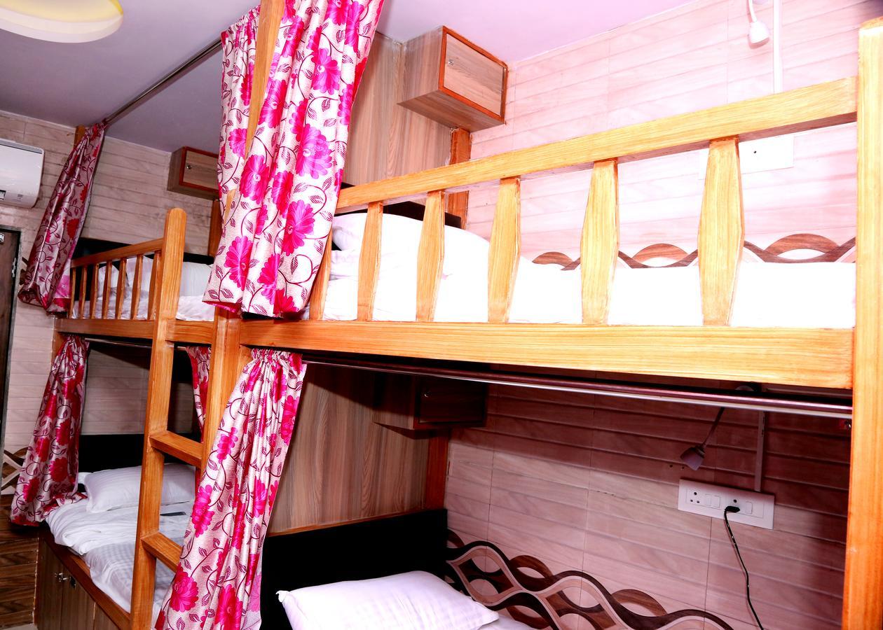 Delta Dormitory Mumbai Exterior photo