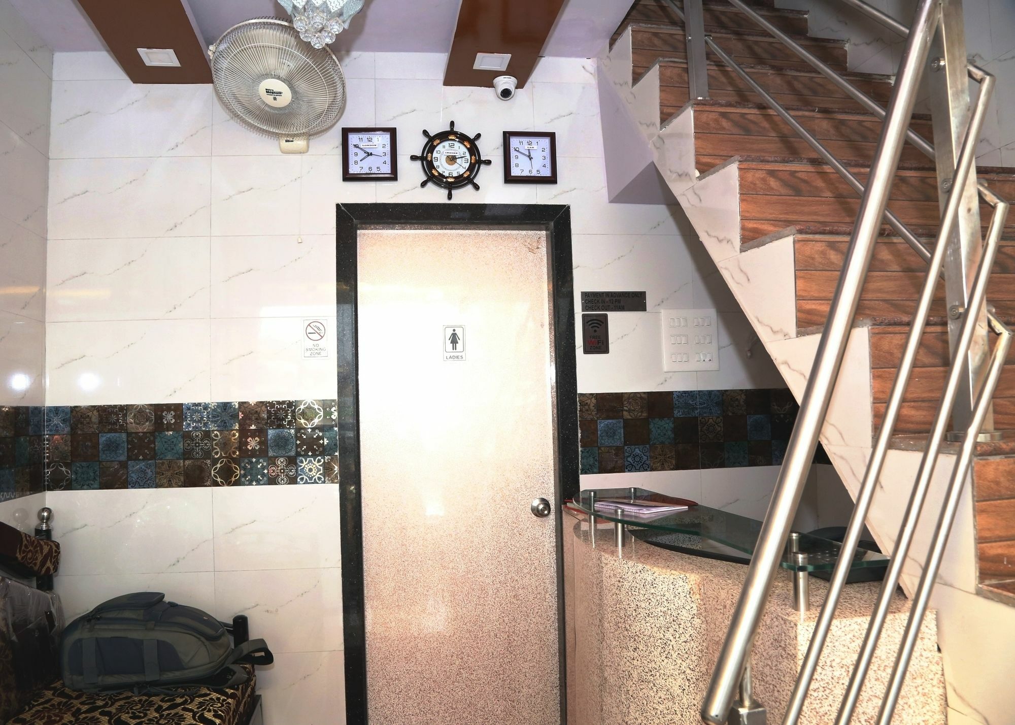 Delta Dormitory Mumbai Exterior photo